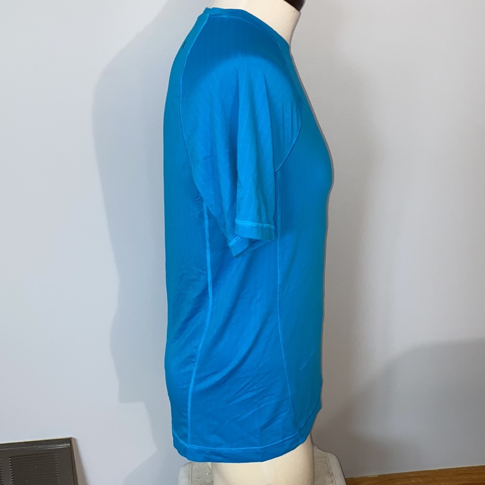 Lululemon Mens V Neck Tee - Picture 4 of 14